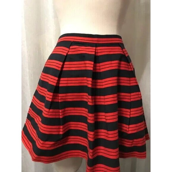 Gap Designed & Crafted Navy Blue Red Striped Short Full Skirt Size 8 NWOT - Picture 3 of 3